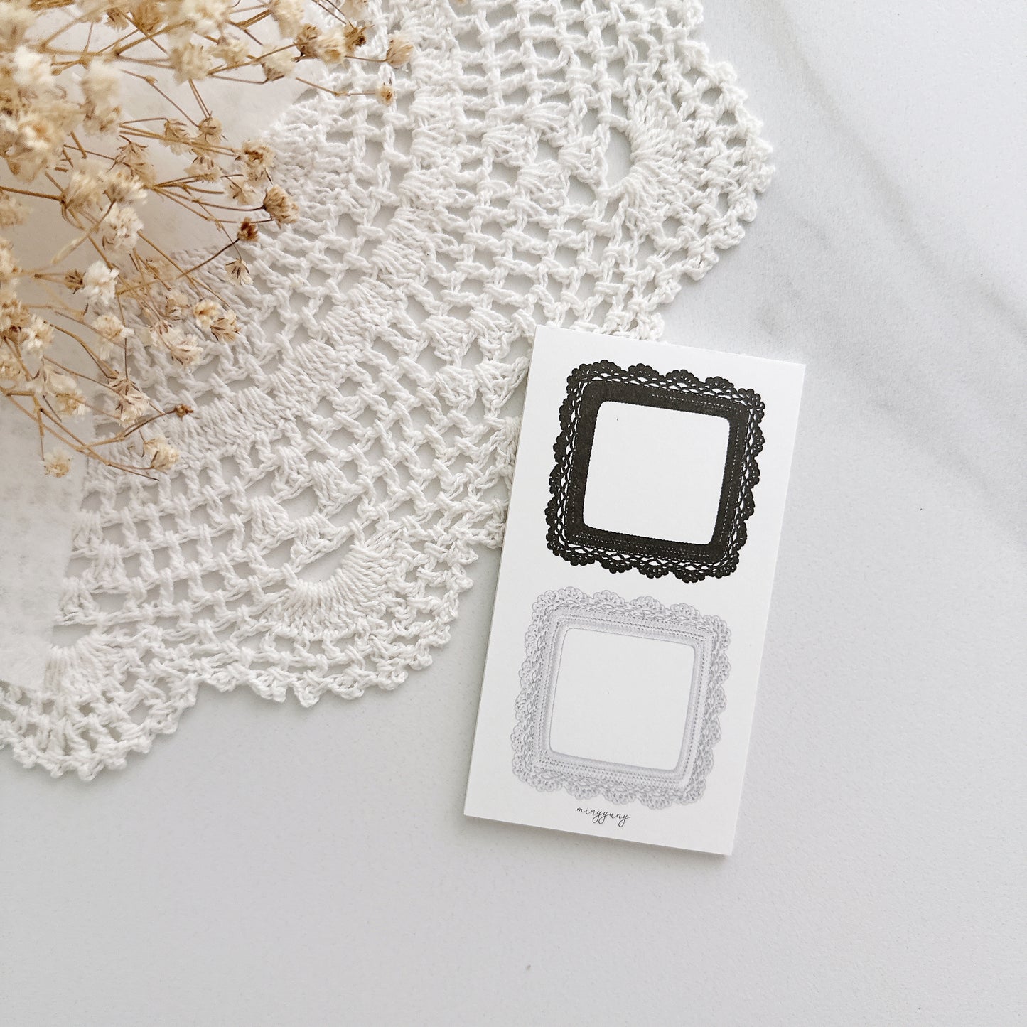 [MINYYUNY] Crochet Square Label Mono